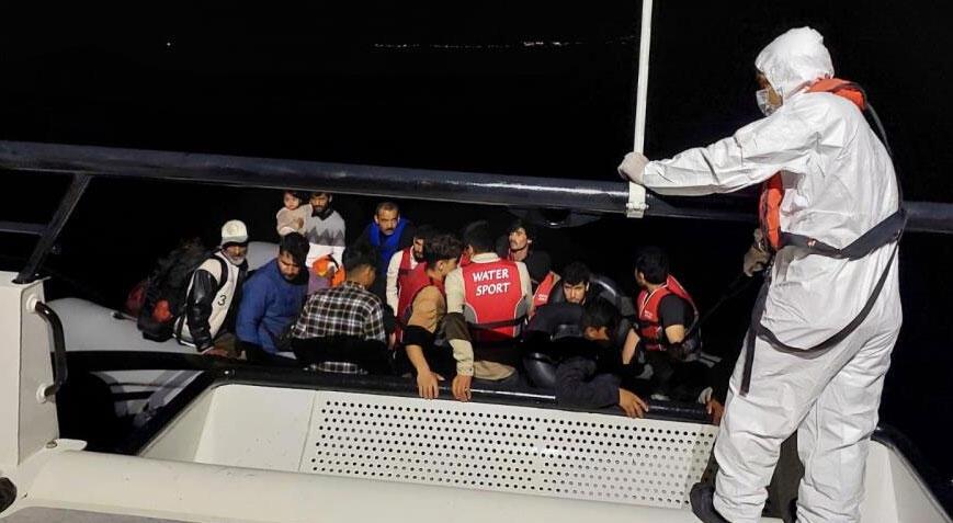 Ayvacık açıklarında ölüme terk edilen 27 kaçak göçmen kurtarıldı